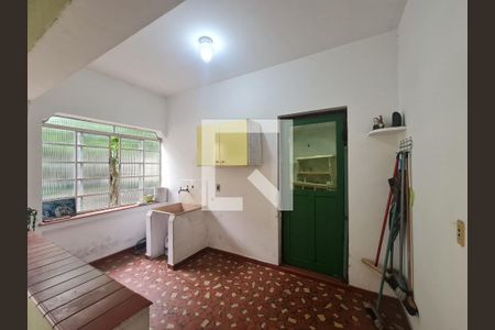 Casa à venda com 428m², 5 quartos e 5 vagas Casa à venda com 428m², 5 quartos e 5 vagasÁrea de Serviço