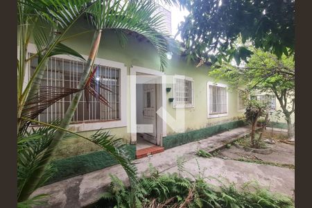 Casa à venda com 428m², 5 quartos e 5 vagas Casa à venda com 428m², 5 quartos e 5 vagasCasa 02 Fundos