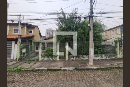 Casa à venda com 428m², 5 quartos e 5 vagas Casa à venda com 428m², 5 quartos e 5 vagasFachada