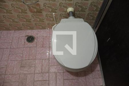 Casa à venda com 428m², 5 quartos e 5 vagasBanheiro Casa 02