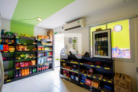 Apartamento para alugar com 35m², 2 quartos e 1 vaga Apartamento para alugar com 35m², 2 quartos e 1 vagaÁrea comum - Mini Mercado