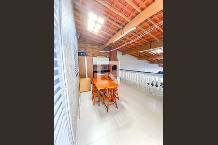 Casa à venda com 132m², 3 quartos e 7 vagas Casa à venda com 132m², 3 quartos e 7 vagasVaranda gourmet