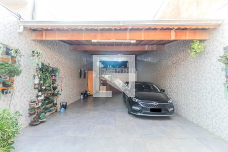 Casa à venda com 132m², 3 quartos e 7 vagas Casa à venda com 132m², 3 quartos e 7 vagasGaragem