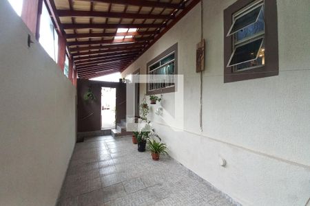 Casa à venda com 236m², 3 quartos e 3 vagasCorredor 
