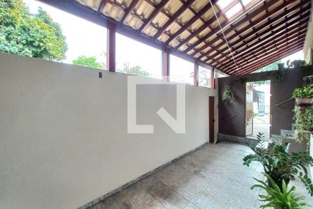 Casa à venda com 236m², 3 quartos e 3 vagasCorredor 