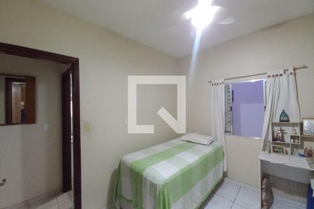 Casa à venda com 236m², 3 quartos e 3 vagasQuarto 2 
