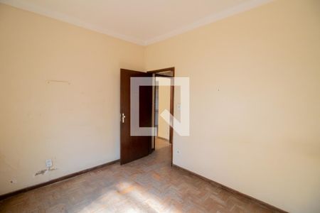 Casa à venda com 480m², 6 quartos e 2 vagas Casa à venda com 480m², 6 quartos e 2 vagasQuarto 1 - Casa 2