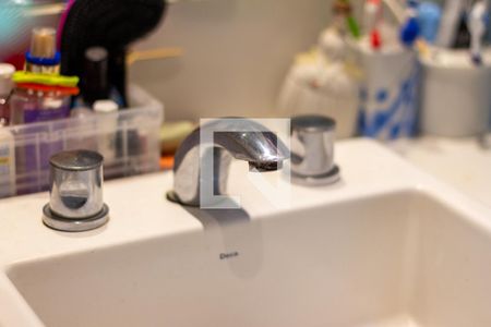 Apartamento à venda com 76m², 2 quartos e 2 vagas Apartamento à venda com 76m², 2 quartos e 2 vagasDetalhe Banheiro Suíte 2