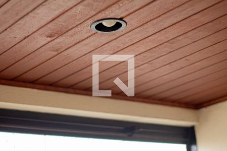 Apartamento à venda com 76m², 2 quartos e 2 vagas Apartamento à venda com 76m², 2 quartos e 2 vagasDetalhe Varanda Sala