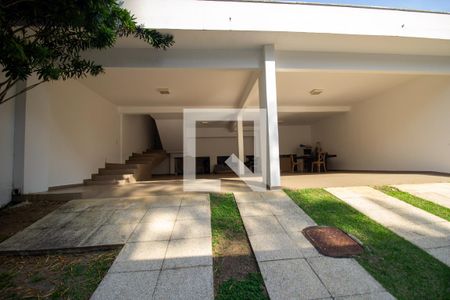 Casa à venda com 900m², 3 quartos e 4 vagas Casa à venda com 900m², 3 quartos e 4 vagasGaragem