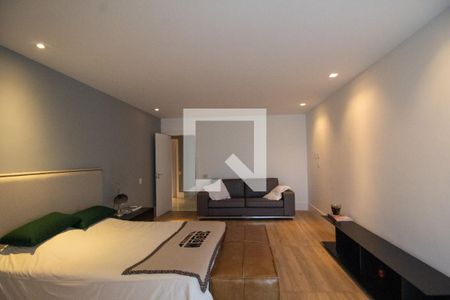 Casa à venda com 900m², 3 quartos e 4 vagas Casa à venda com 900m², 3 quartos e 4 vagasSuíte 2