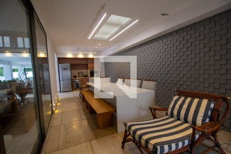 Casa à venda com 900m², 3 quartos e 4 vagas Casa à venda com 900m², 3 quartos e 4 vagasÁrea Gourmet