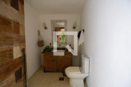 Casa à venda com 900m², 3 quartos e 4 vagas Casa à venda com 900m², 3 quartos e 4 vagasLavabo da Área Gourmet