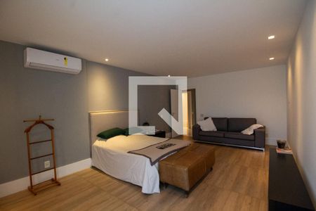 Casa à venda com 900m², 3 quartos e 4 vagas Casa à venda com 900m², 3 quartos e 4 vagasSuíte 2