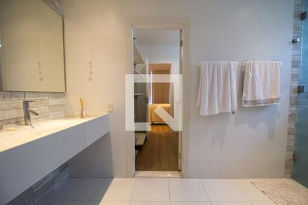 Casa à venda com 900m², 3 quartos e 4 vagas Casa à venda com 900m², 3 quartos e 4 vagasBanheiro da Suíte 4