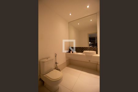 Casa à venda com 900m², 3 quartos e 4 vagas Casa à venda com 900m², 3 quartos e 4 vagasLavabo da Sala de TV