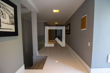 Casa à venda com 900m², 3 quartos e 4 vagas Casa à venda com 900m², 3 quartos e 4 vagasCorredor dos Quartos