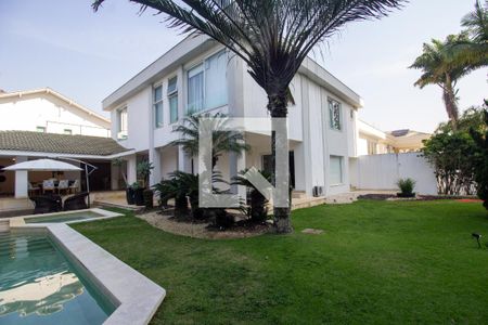 Casa à venda com 900m², 3 quartos e 4 vagas Casa à venda com 900m², 3 quartos e 4 vagasQuintal
