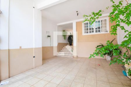 Casa à venda com 280m², 5 quartos e 2 vagas Casa à venda com 280m², 5 quartos e 2 vagasGaragem