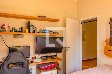 Casa à venda com 594m², 3 quartos e 8 vagas Casa à venda com 594m², 3 quartos e 8 vagasQuarto