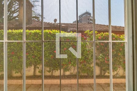 Casa à venda com 594m², 3 quartos e 8 vagas Casa à venda com 594m², 3 quartos e 8 vagasVista