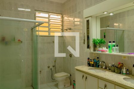 Casa à venda com 594m², 3 quartos e 8 vagas Casa à venda com 594m², 3 quartos e 8 vagasBanheiro