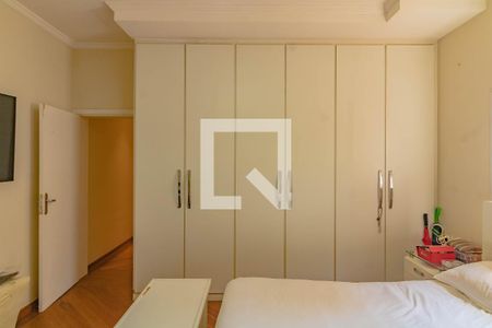 Casa à venda com 594m², 3 quartos e 8 vagas Casa à venda com 594m², 3 quartos e 8 vagasQuarto