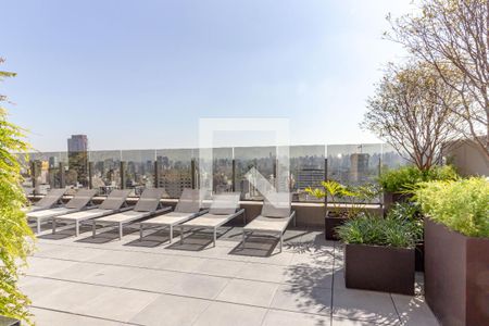 Studio para alugar com 28m², 1 quarto e sem vaga Studio para alugar com 28m², 1 quarto e sem vagaÁrea comum - Piscina