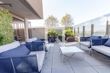 Studio para alugar com 28m², 1 quarto e sem vaga Studio para alugar com 28m², 1 quarto e sem vagaÁrea comum - Piscina