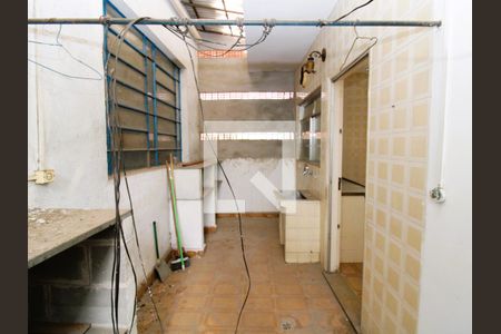 Casa à venda com 183m², 2 quartos e 1 vagaÁrea de Serviço