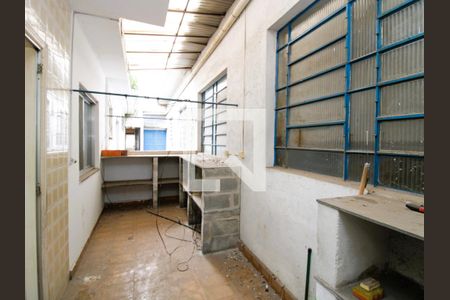 Casa à venda com 183m², 2 quartos e 1 vagaÁrea de Serviço