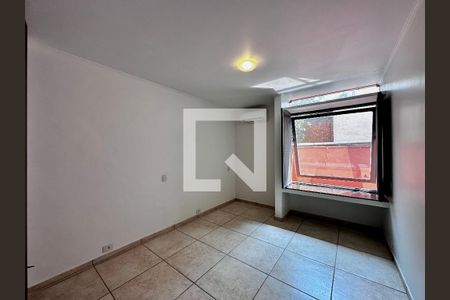 Casa à venda com 246m², 3 quartos e 3 vagas Casa à venda com 246m², 3 quartos e 3 vagasQuarto 3