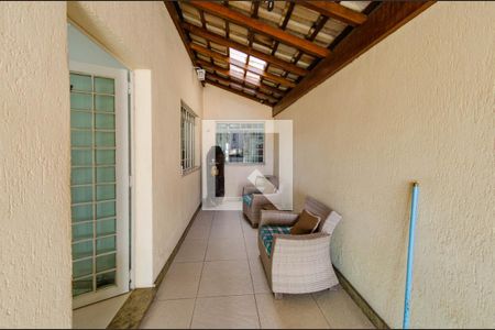 Casa à venda com 400m², 3 quartos e 6 vagas Casa à venda com 400m², 3 quartos e 6 vagasQuintal