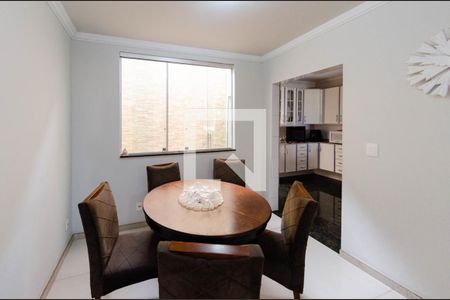 Casa à venda com 400m², 3 quartos e 6 vagas Casa à venda com 400m², 3 quartos e 6 vagasCopa