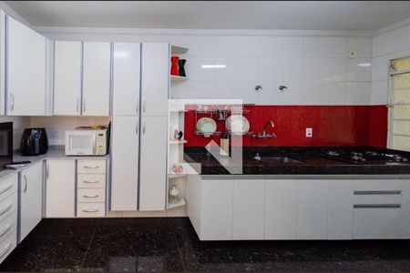 Casa à venda com 400m², 3 quartos e 6 vagas Casa à venda com 400m², 3 quartos e 6 vagasCozinha