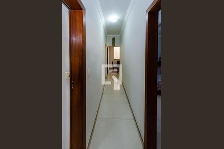 Casa à venda com 400m², 3 quartos e 6 vagas Casa à venda com 400m², 3 quartos e 6 vagasCorredor