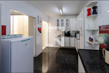 Casa à venda com 400m², 3 quartos e 6 vagas Casa à venda com 400m², 3 quartos e 6 vagasCozinha