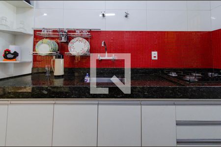 Casa à venda com 400m², 3 quartos e 6 vagas Casa à venda com 400m², 3 quartos e 6 vagasCozinha