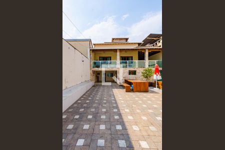 Casa à venda com 400m², 3 quartos e 6 vagas Casa à venda com 400m², 3 quartos e 6 vagasÁrea externa