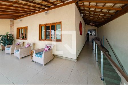 Casa à venda com 400m², 3 quartos e 6 vagas Casa à venda com 400m², 3 quartos e 6 vagasQuintal