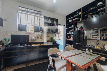 Apartamento à venda com 138m², 4 quartos e sem vagaCozinha