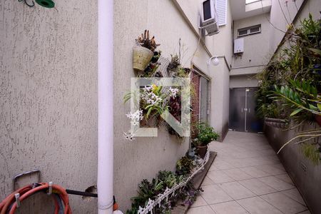 Casa à venda com 190m², 5 quartos e 1 vaga Casa à venda com 190m², 5 quartos e 1 vagaQuintal