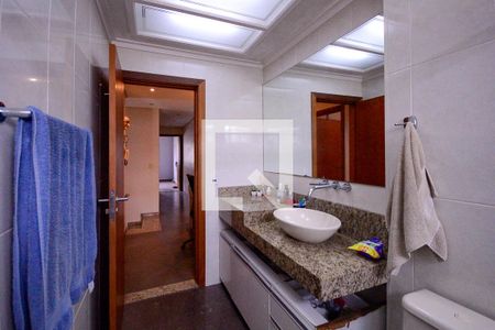 Casa à venda com 190m², 5 quartos e 1 vaga Casa à venda com 190m², 5 quartos e 1 vagaBanheiro Social