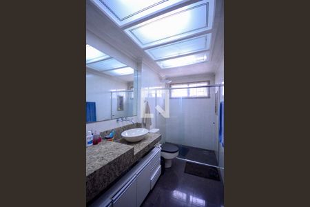 Casa à venda com 190m², 5 quartos e 1 vaga Casa à venda com 190m², 5 quartos e 1 vagaBanheiro Social