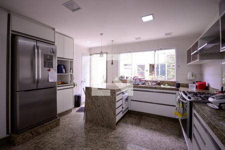 Casa à venda com 190m², 5 quartos e 1 vaga Casa à venda com 190m², 5 quartos e 1 vagaCozinha