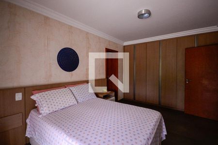 Casa à venda com 190m², 5 quartos e 1 vaga Casa à venda com 190m², 5 quartos e 1 vagaQuarto 3 - Suite