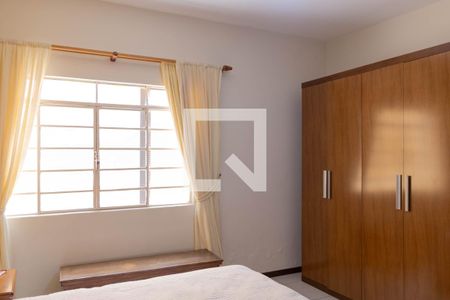 Casa à venda com 333m², 4 quartos e 3 vagasQuarto2