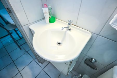 Casa à venda com 100m², 1 quarto e 1 vaga Casa à venda com 100m², 1 quarto e 1 vagaBanheiro