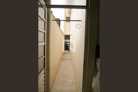 Casa à venda com 120m², 2 quartos e 2 vagasCorredor Lateral