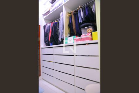 Casa à venda com 120m², 2 quartos e 2 vagasCloset da suíte